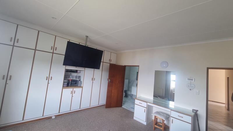 6 Bedroom Property for Sale in Groot Brakrivier Central Western Cape